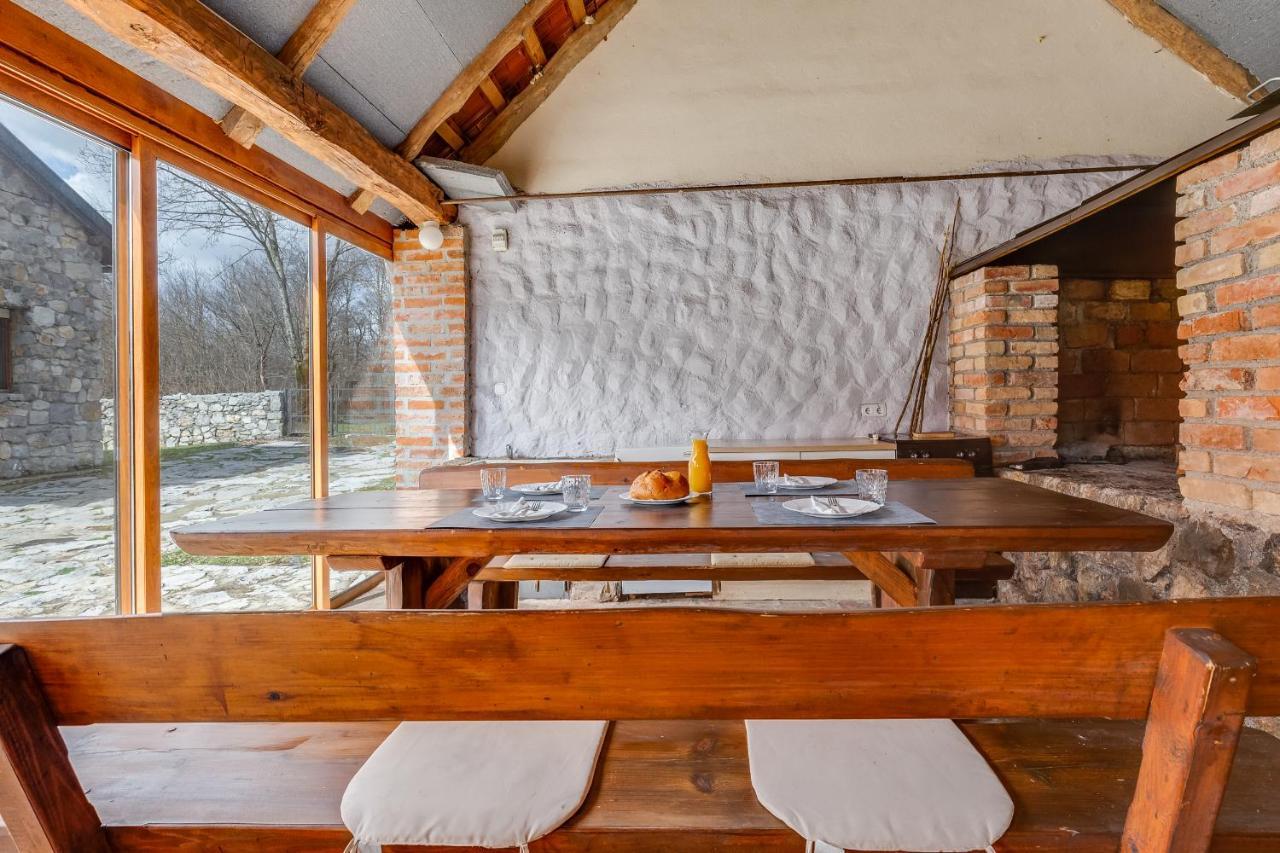Sokol - Secret Forest House Gračac Kültér fotó